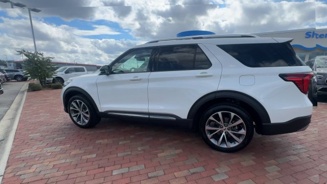 Used 2025 Ford Explorer Platinum w/ Ultimate Package AWD/4WD image 8