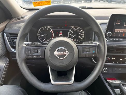 Used 2023 Nissan Rogue SV image 11