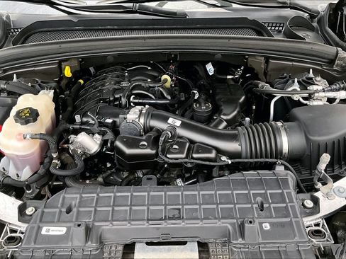 Used 2025 Jeep Grand Cherokee Altitude AWD/4WD image 32