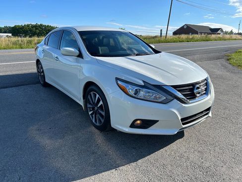 Used 2017 Nissan Altima 2.5 SV FWD image 3