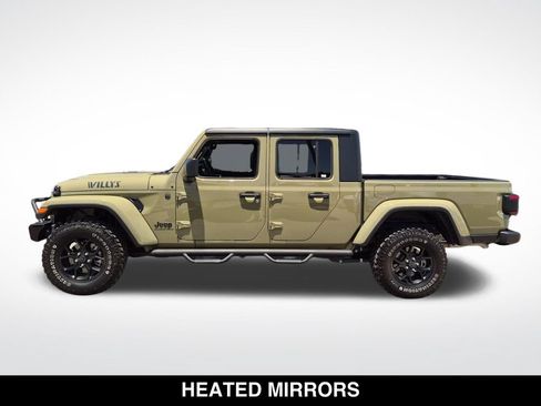 Used 2025 Jeep Gladiator Sport AWD/4WD image 5