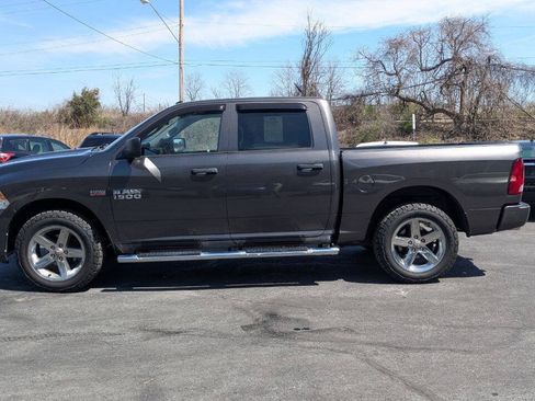 Used 2017 RAM 1500 Express AWD/4WD image 17