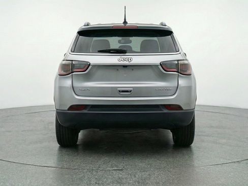 Used 2025 Jeep Compass Limited image 7