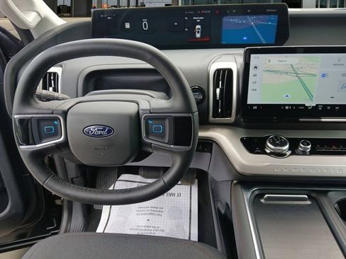 Certified 2025 Ford Expedition Max Active AWD/4WD image 10