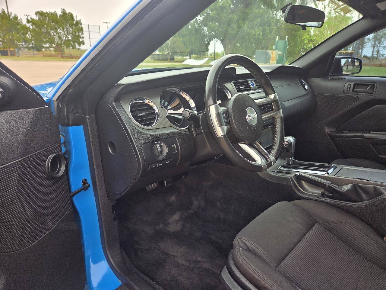Used 2012 Ford Mustang Convertible RWD image 12