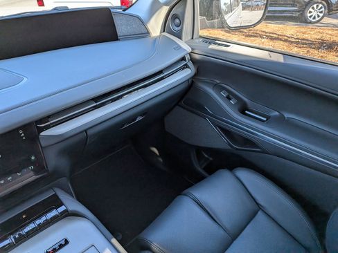 New 2026 Lincoln Navigator L Reserve image 17