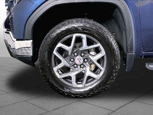 Used 2022 GMC Sierra 1500 SLT w/ SLT Premium Plus Package AWD/4WD image 10