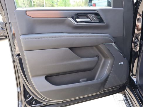 New 2026 GMC Yukon XL Denali w/ Denali Reserve Package AWD/4WD image 12