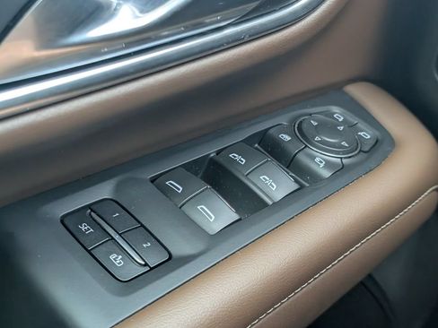 Used 2021 Chevrolet Tahoe High Country w/ Premium Package RWD image 16