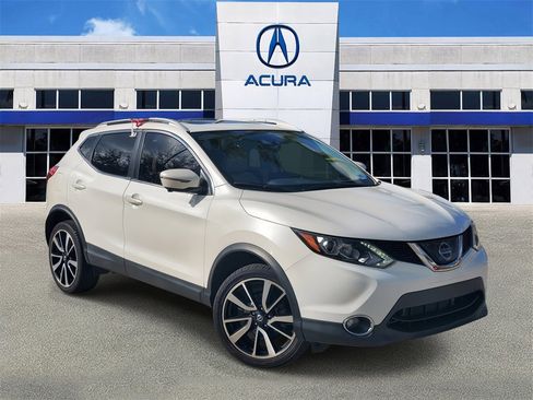 Used 2019 Nissan Rogue Sport SL w/ Premium Package image 1