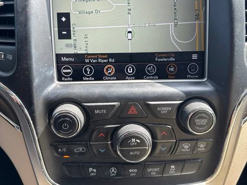 Used 2018 Jeep Grand Cherokee Limited AWD/4WD image 31