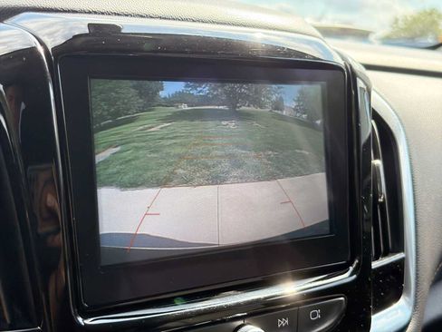 Used 2019 Chevrolet Traverse LT FWD image 23