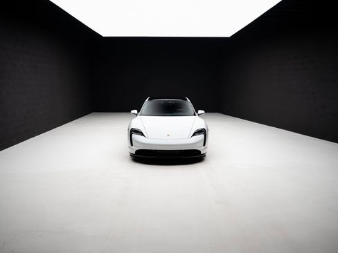 Used 2023 Porsche Taycan image 80