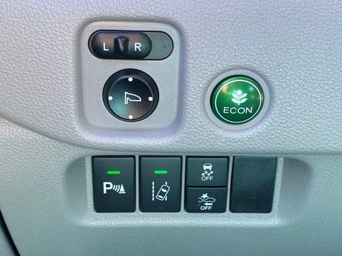 Used 2018 Honda Pilot Touring image 31