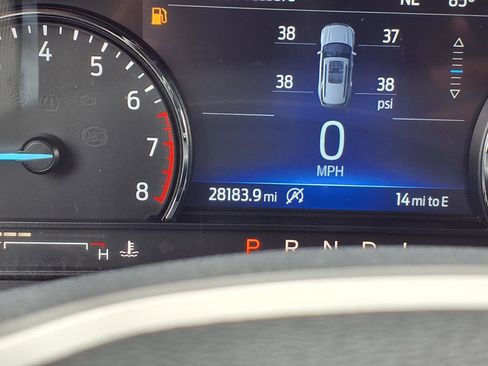 Used 2024 Ford Explorer XLT w/ Equipment Group 202A AWD/4WD image 18