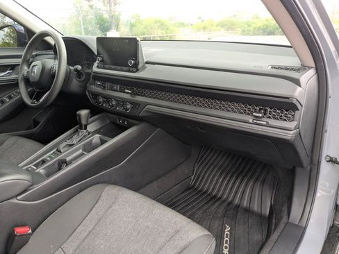 Used 2025 Honda Accord SE image 18