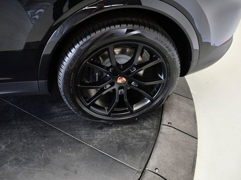 New 2026 Porsche Cayenne Coupe AWD/4WD image 16