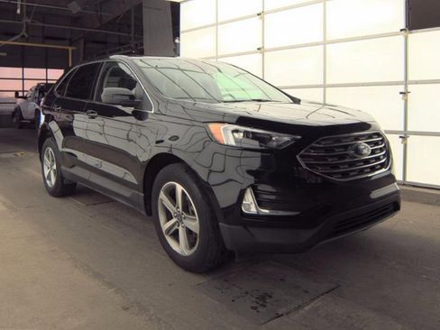 Used 2022 Ford Edge SEL w/ Convenience Package image 4
