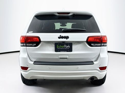 Used 2022 Jeep Grand Cherokee Laredo X RWD image 7