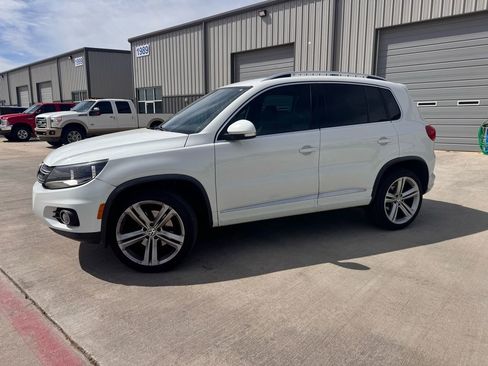 Used 2016 Volkswagen Tiguan R-Line image 2