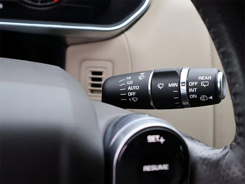 Used 2019 Land Rover Range Rover Sport SE image 33