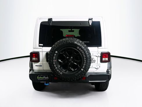 Used 2023 Jeep Wrangler Unlimited w/ Sun & Screen Package AWD/4WD image 7