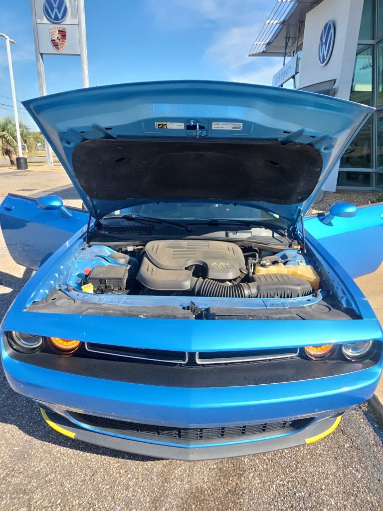 Used 2015 Dodge Challenger SXT Plus w/ Driver Convenience Group RWD image 14