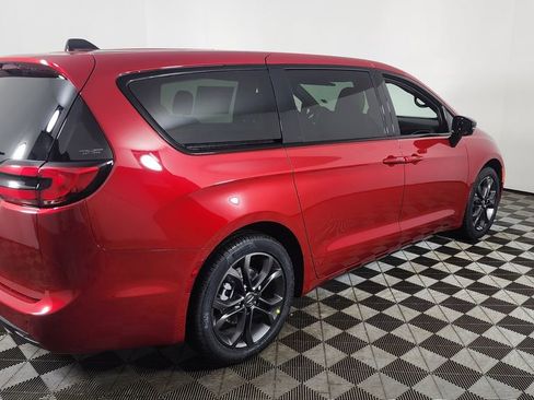 New 2026 Chrysler Pacifica Select image 7