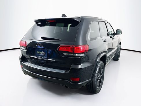 Used 2021 Jeep Grand Cherokee Laredo X AWD/4WD image 9