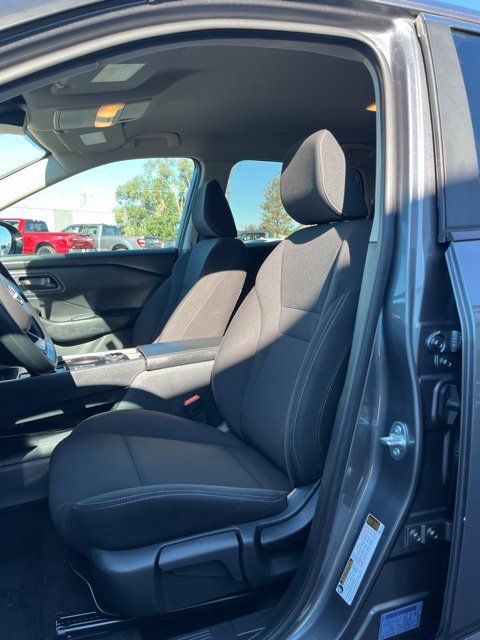 Used 2024 Nissan Rogue S AWD/4WD image 25
