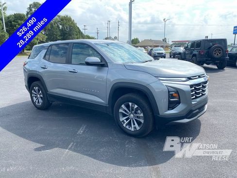 Used 2025 Chevrolet Equinox LT AWD/4WD image 13