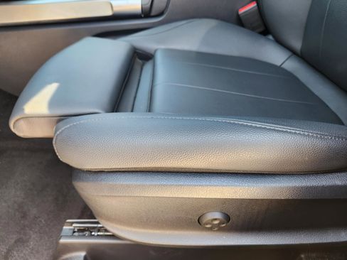 Used 2023 Mercedes-Benz GLB 250 4MATIC image 19