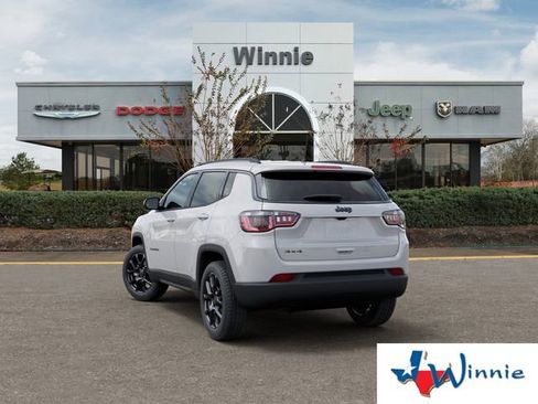 New 2026 Jeep Compass Latitude image 3