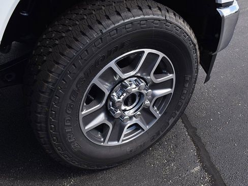 New 2026 Ford F350 Lariat w/ FX4 Off-Road Package image 9