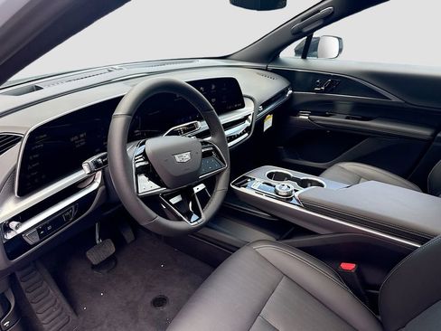 New 2025 Cadillac Lyriq Sport image 9