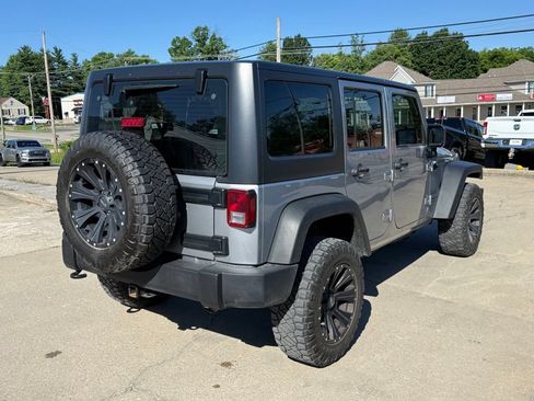 Used 2017 Jeep Wrangler Unlimited Sport w/ Connectivity Group AWD/4WD image 6