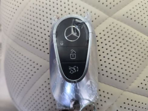 New 2026 Mercedes-Benz S 580 4MATIC Sedan image 38