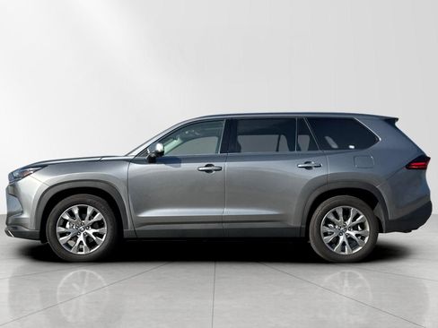 Used 2025 Toyota Grand Highlander AWD image 7