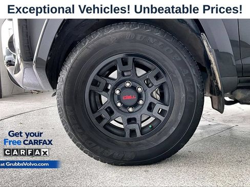 Used 2023 Toyota 4Runner SR5 AWD/4WD image 7