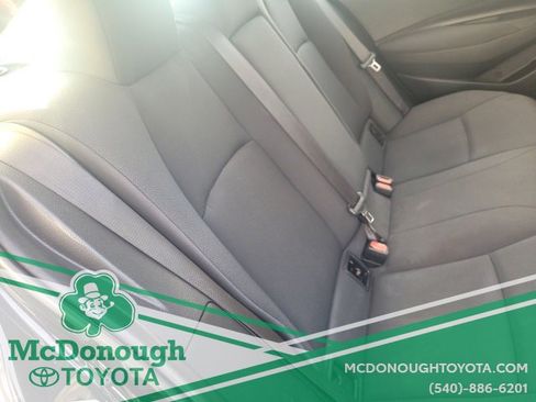 Used 2022 Toyota Corolla LE image 11