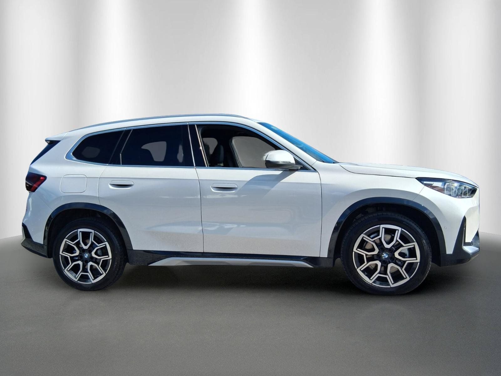 New 2027 BMW X1 xDrive28i AWD/4WD image 8