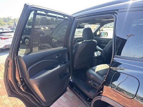 Used 2022 Honda Pilot Black Edition image 27