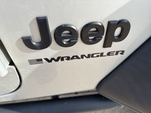 Used 2023 Jeep Wrangler Sport image 13