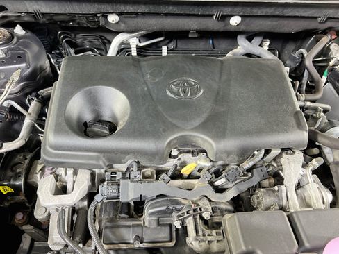 Used 2021 Toyota RAV4 LE w/ Carpet Mat Package (TMS) AWD/4WD image 27