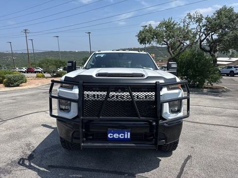 Used 2022 Chevrolet Silverado 2500 Custom w/ Custom Value Package AWD/4WD image 2