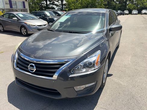 Used 2013 Nissan Altima 2.5 SV FWD image 2