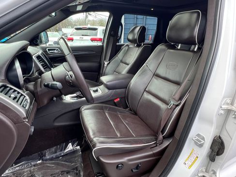 Used 2018 Jeep Grand Cherokee Overland image 8