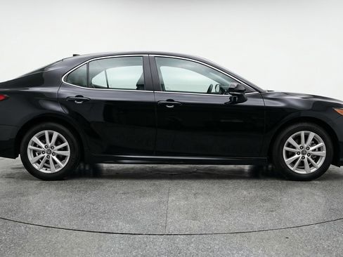 Used 2025 Toyota Camry LE FWD image 11