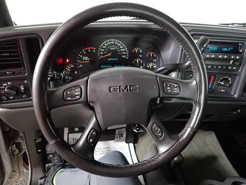 Used 2005 GMC Sierra 3500 SLE w/ Heavy-Duty Power Package AWD/4WD image 28