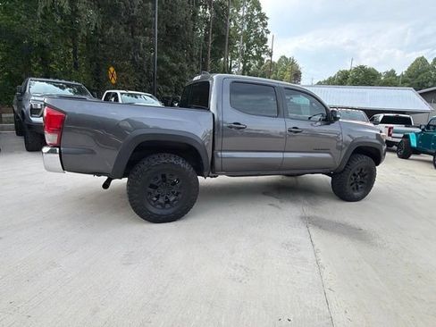 Used 2017 Toyota Tacoma TRD Off-Road w/ Tow Package (A/T) AWD/4WD image 7